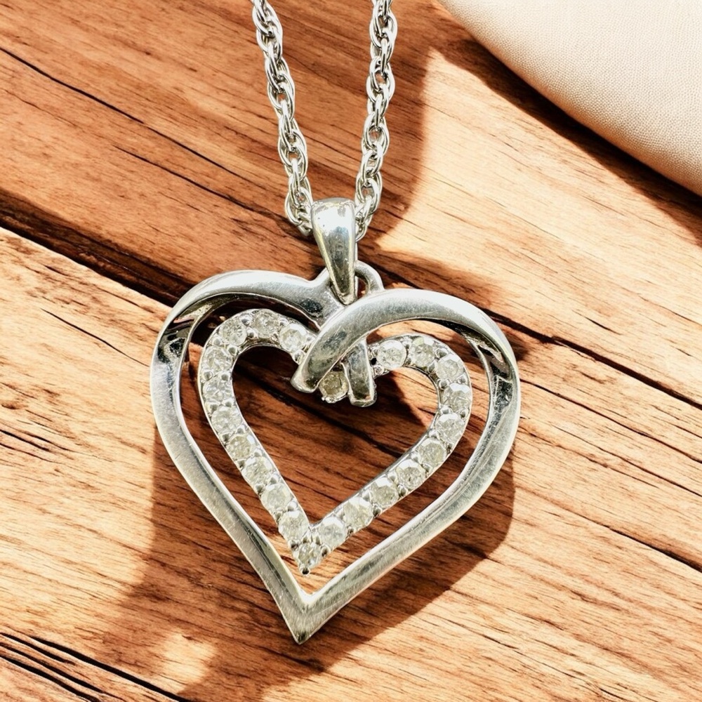 Elegant Silver Heart Pendant Necklace